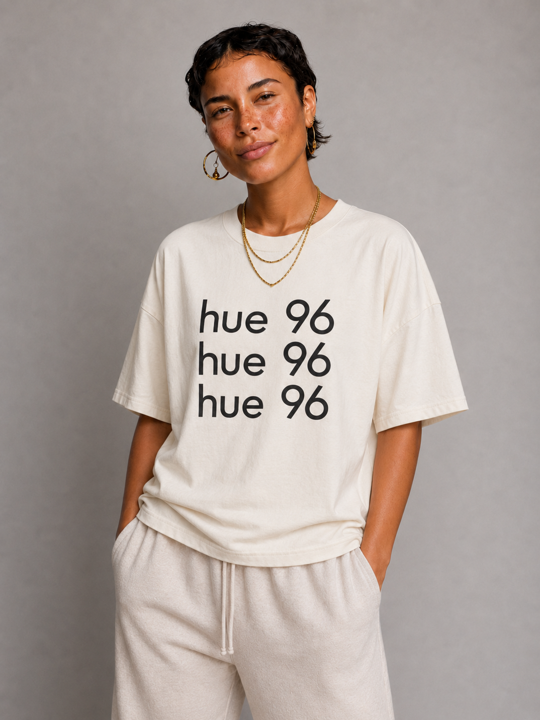 Minimal "hue96" Triple Logo Tee
